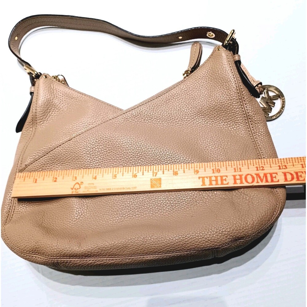 Michael Kors Lea Tan Pebble Leather Boho Shoulder Bag 2 Zipper Compartments - Picture 7 of 12